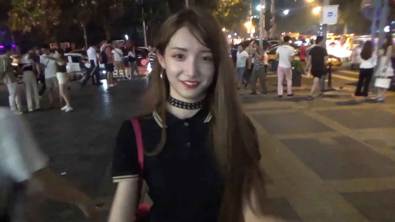 顶级美“女”街头大秀韩国女团热舞!